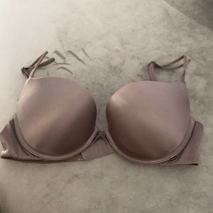 Victoria’s Secret very sexy padded Demi